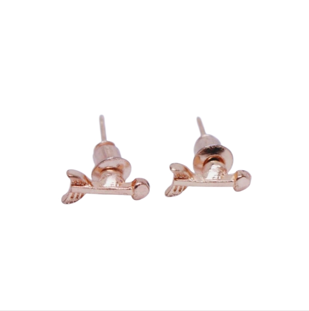GIRLS golden arrow studded earrings hypoallergenic‎ nickle and lead free